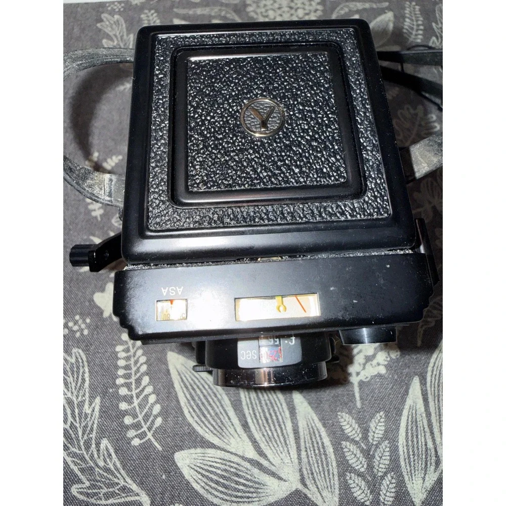 Yashica Mat-124 G TLR Medium Format Film Camera Yashinon 80mm f3.5 Lens Japan